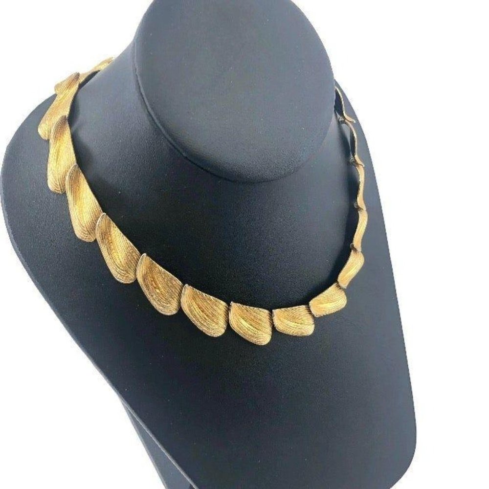 Vintage Brushed Gold Necklace & Earrings - Picture 2 of 8